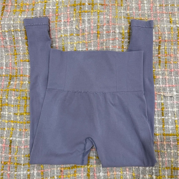 Gym Shark Leggings - Picture 2 of 4